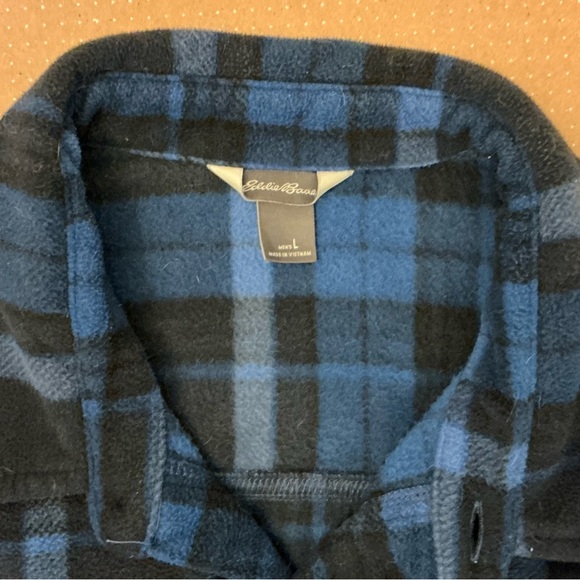 Eddie Bauer Blue and Black Checkered Fleece Men’s Large Shirt - Picture 3 of 3